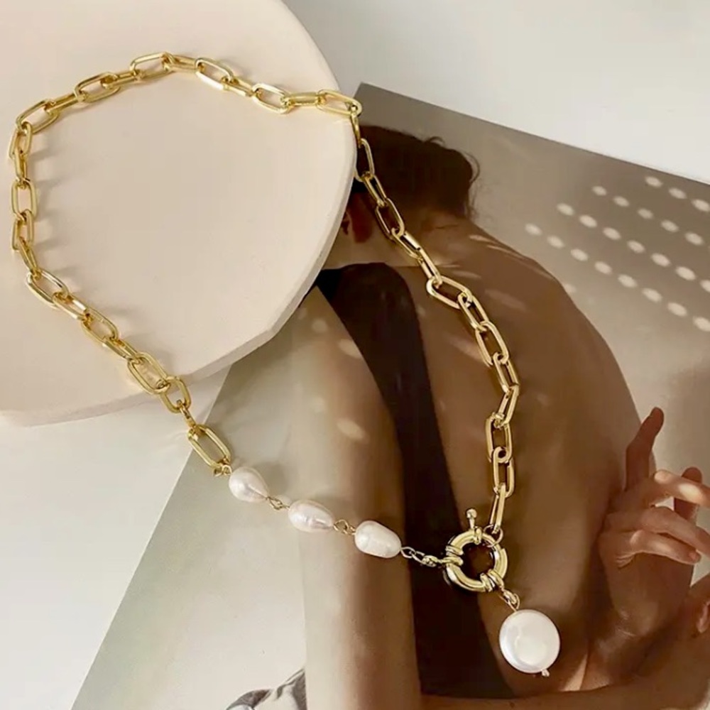 Chunky Pearl Necklace - Picture 3 of 4